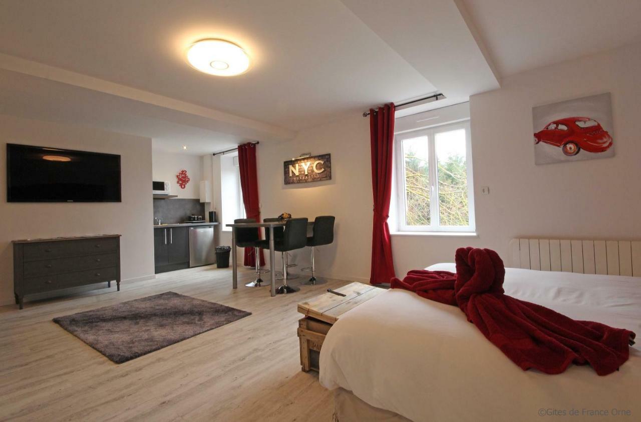 Au Fer A Cheval Hotel Gandelain Luaran gambar